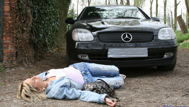 Accidental Blonde Deepthroat