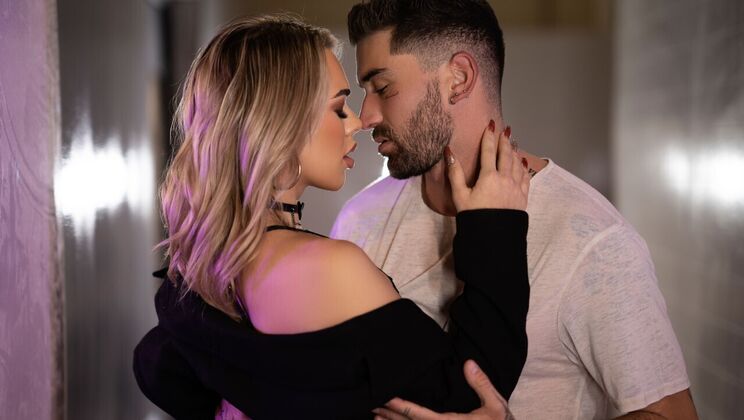 Blonde Emma's Fast Fuck