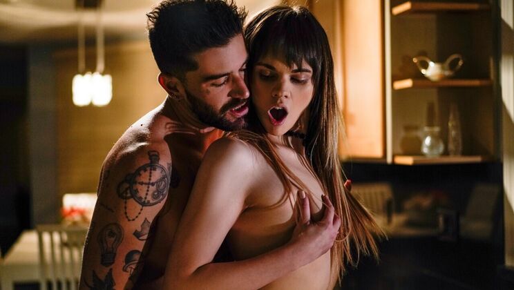 Kate Zoha's Athletic Tranny Body in Action