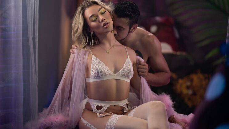 Blowjob from Shemale in High Heels