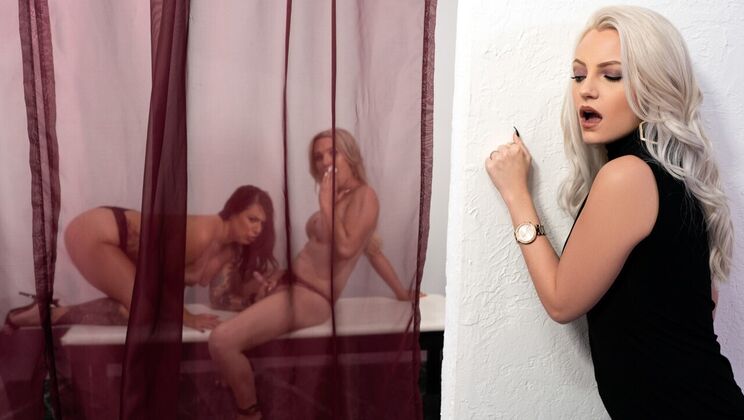 Blonde Bombshells Kayleigh Coxx and Tori Avano in Steamy Encounter