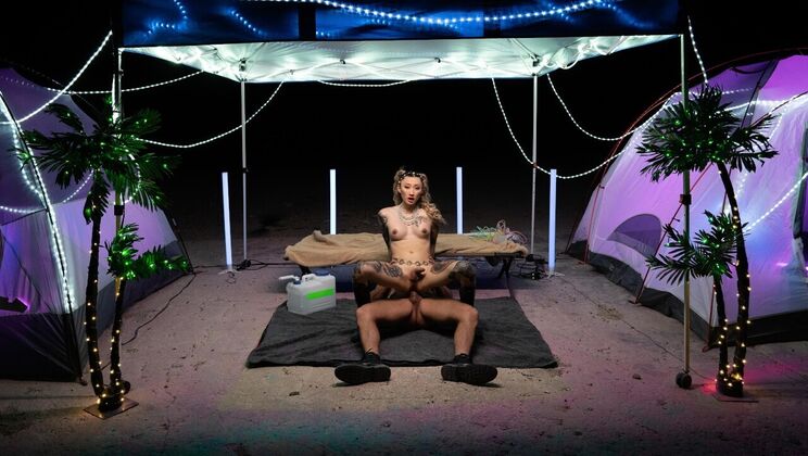 Short-Haired Raver's Deepthroat