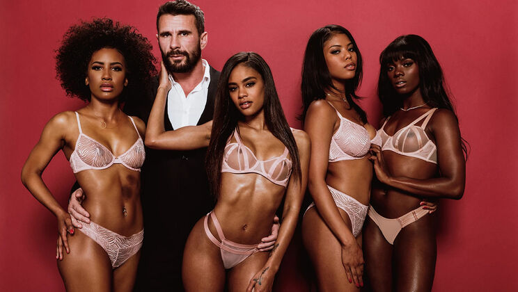 Pussy Licking and Doggystyle Pleasures