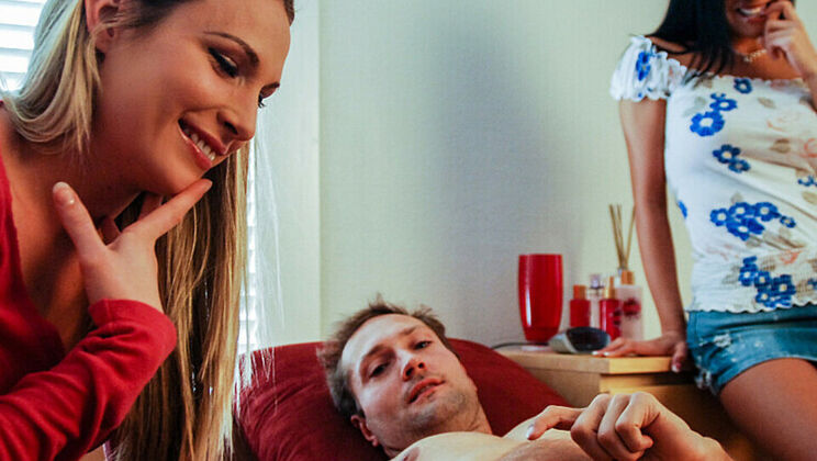 Girlfriend Threesome with Big Ass and Morning Wood