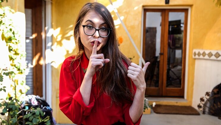 Riley's Stealthy Blowjob