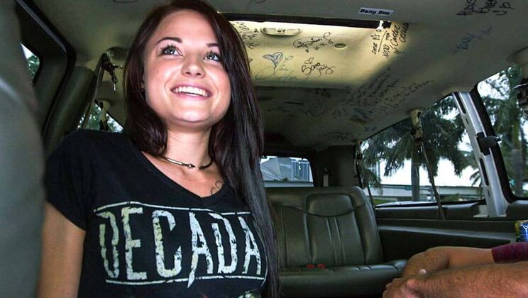 Amateur Chick Gives Head for a Ride