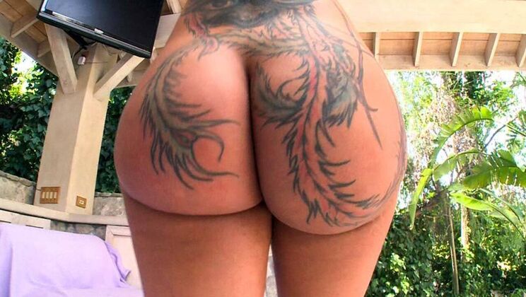 Big Cock Meets Bella Bellz's Tight Pussy