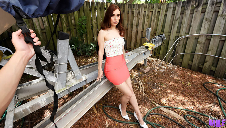 Dick Drought Ends with Stepmom's POV Blowjob