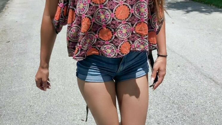 Sofie Reyez Gets Facial from Tyler