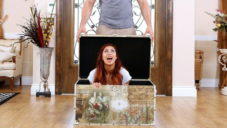 Latina Teen Jade Jantzen Gives Deepthroat Blowjob