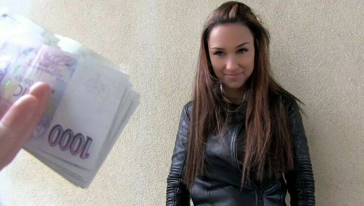 Victoria Sweet's Round Booty