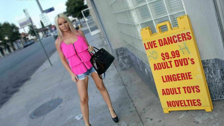 Hairy Rachele Richey Fucks Hard