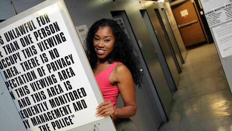 MILF Yasmine De Leon - Facial and Cum Swallow