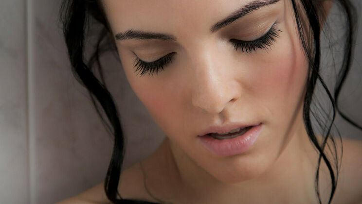 Sapphira A's Curly Hair Bounces during Masturbation