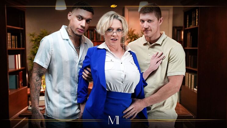 Stockinged MILF Dee Williams Gets Handjob and Creampie