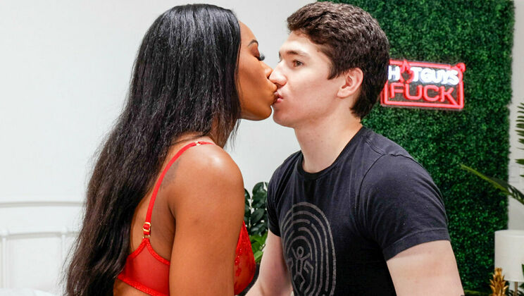 First Time Sex: Fabio Armani Meets Pornstar Nadia Jay