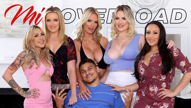 Shaved Pussy and Foot Fun