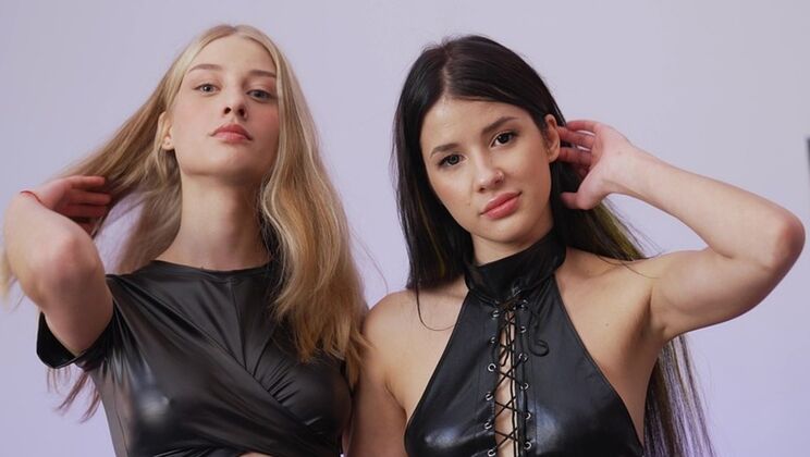 Deepthroat and Facial for Hot Stepsisters