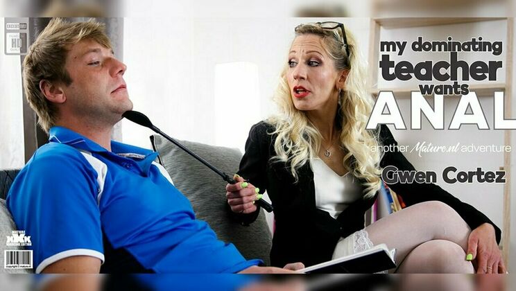 Anal Fucking with MILF Gwen Cortez and Student