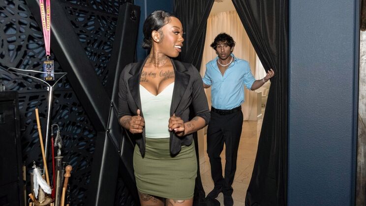 Realtor's Cumshot Surprise