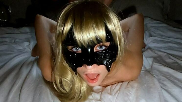 Amateur Blonde Teen Ana Lingus in Hardcore Sex