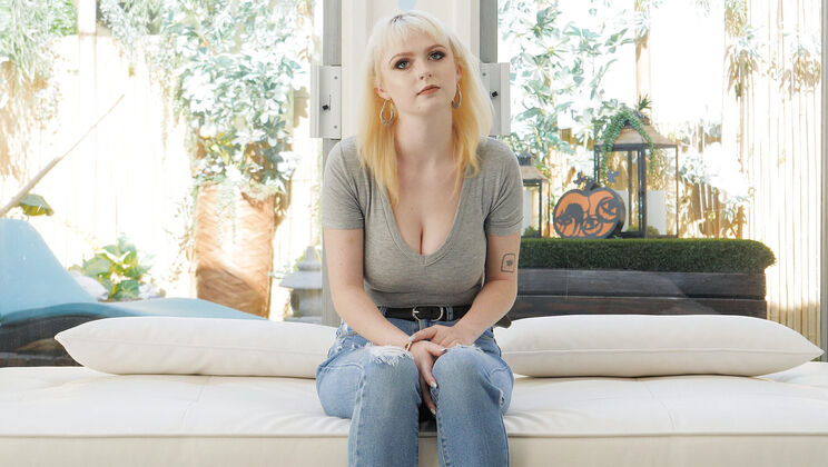 Ball Sucking Pleasure with Carrie