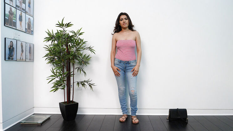 Daisy's Hot Audition - Blowjob and Doggystyle