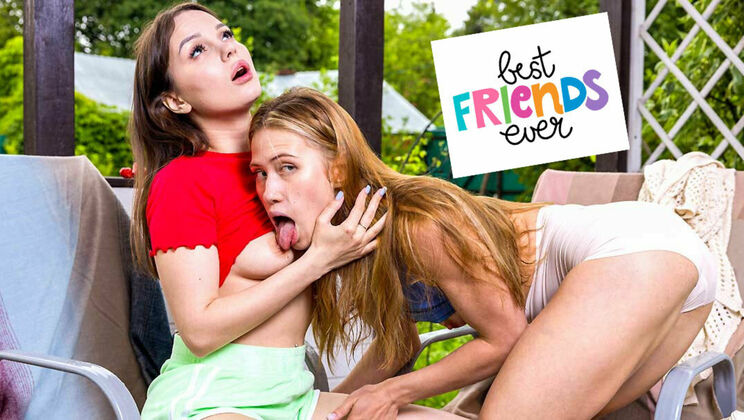 Fingering and Kissing Lesbian Style