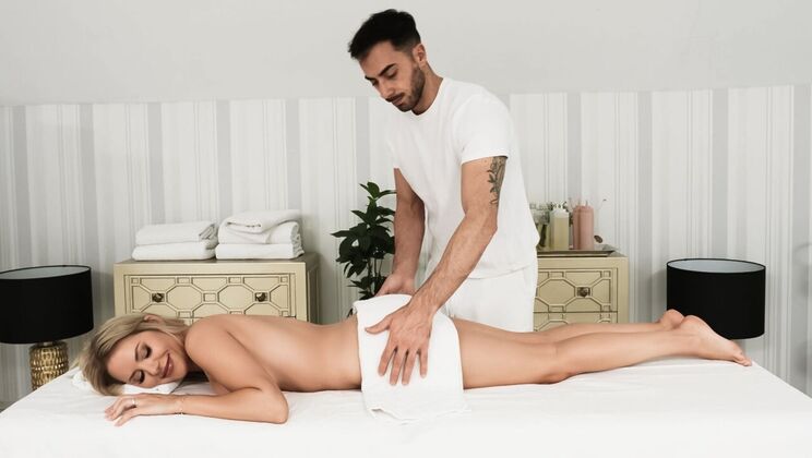 Hot Blonde Maya Rose Titty Fuck & Messy Cumshot