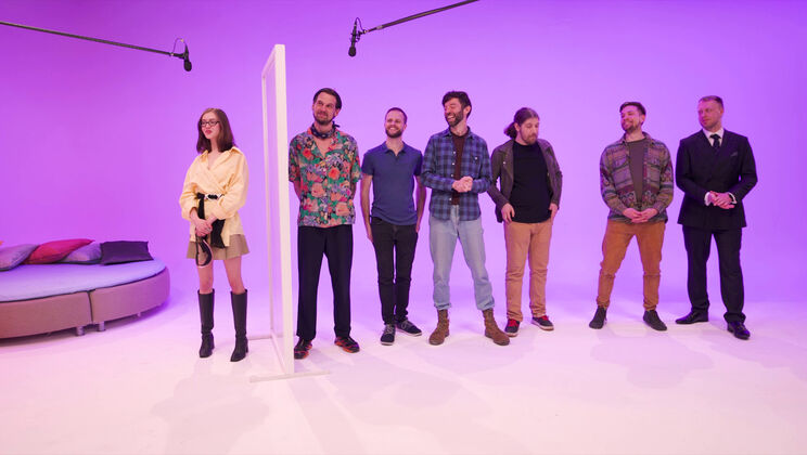 Dating Through the 5 Senses: Brunette & Glasses (Episode 1)