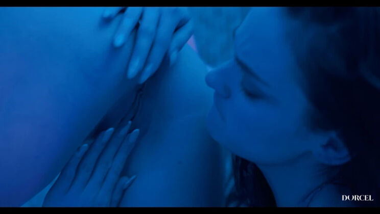 Clara Mia & Alice Drake First Date Lust