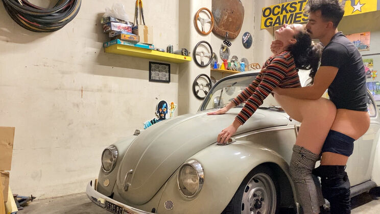 Curly Hair Josie Licks Karmann’s Pussy in Love Bug
