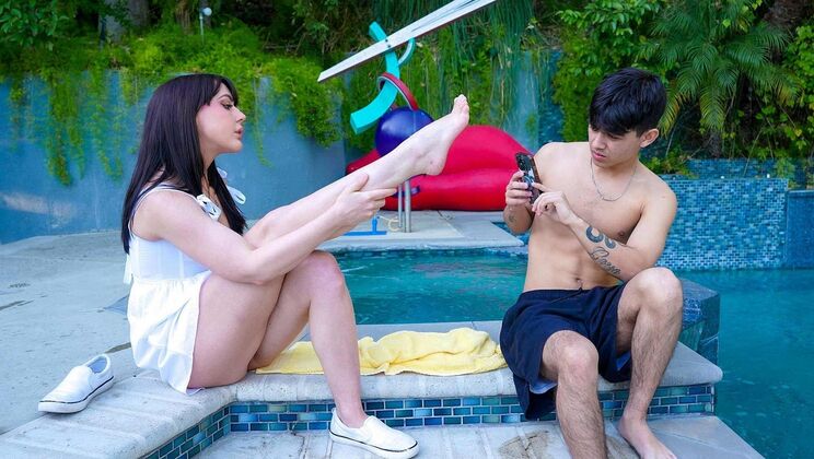 It's Only Feet Pics!?!? Whitney Wright & Blake Bullet Reality Porn