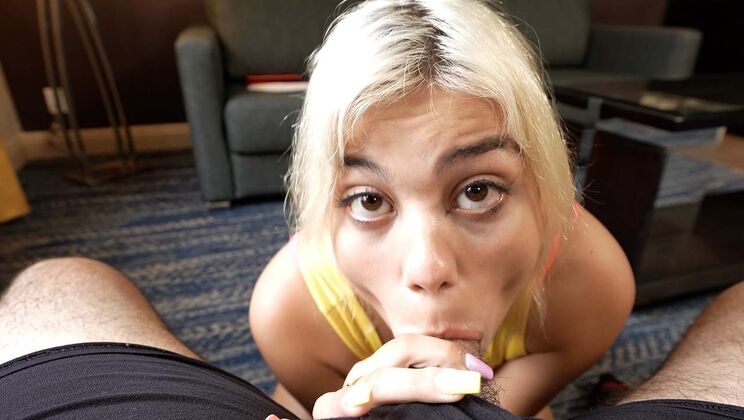 Lilith Grace Amateur Blowjob and Cum on Shaved Pussy