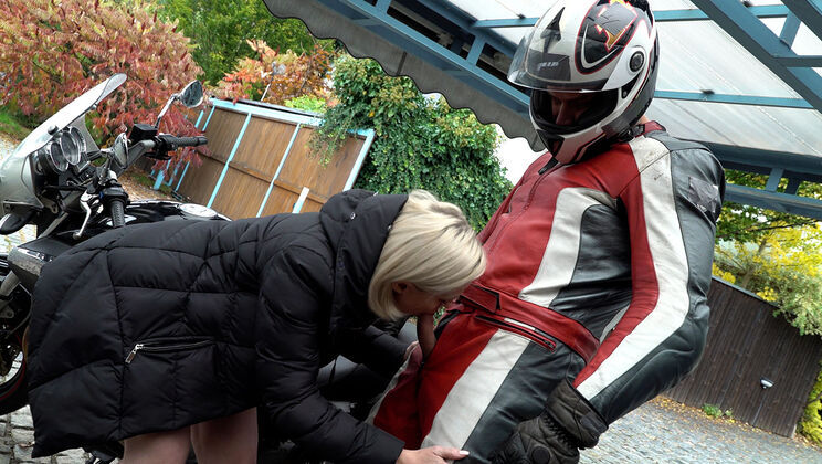 Exhibitionist Mature Blonde Blows A Biker